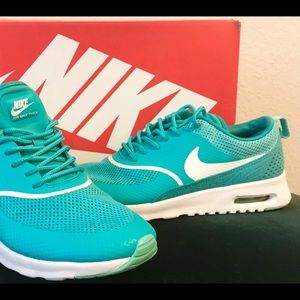 Nike Women's Air Max Thea Jade